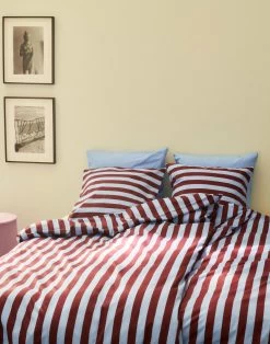 Hay Été Duvet Cover 22 Hay Été Duvet Cover -Hay Outlet Store W HAY 2516254 100342631 bordeaux and sky blue v5