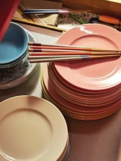 Hay Colour Chopsticks, Set Of 6 Pairs 12 Hay Colour Chopsticks, Set Of 6 Pairs -Hay Outlet Store W HAY 2526598 100197546 assorted v2