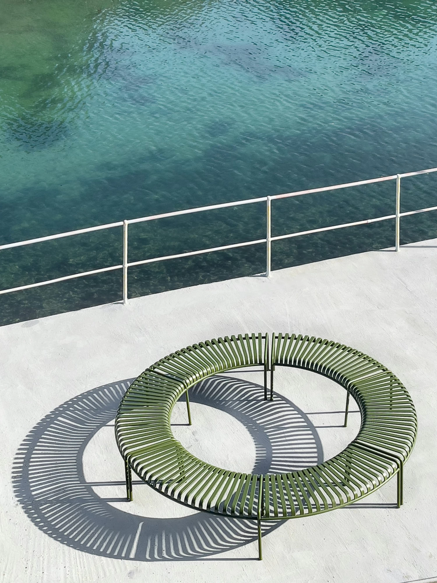 Hay Palissade Park Bench 3 Hay Palissade Park Bench - Image 3